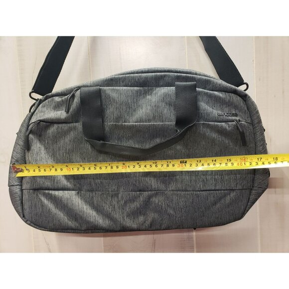 Incase City Duffel Laptop Bag With Adjustable Strap & Multiple Pockets, Gray - Picture 3 of 15